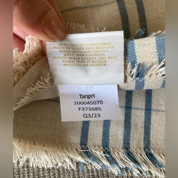 NEW Threshold w Studio McGee Blue Plaid Linen Blend Napkins- 4 Pack - Picture 3 of 4